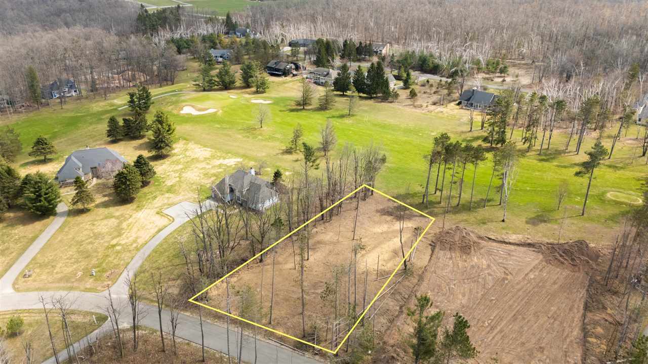 2256 Pinecrest Harbor Springs MI 49740