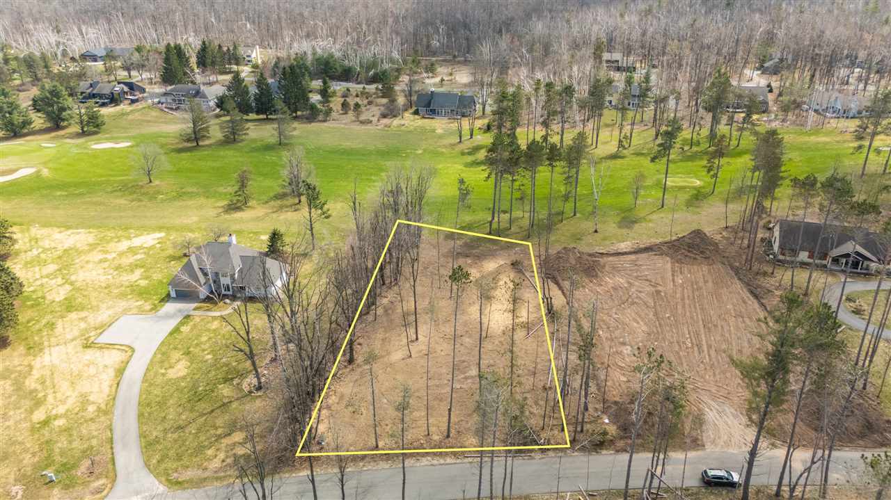 2256 Pinecrest Harbor Springs MI 49740