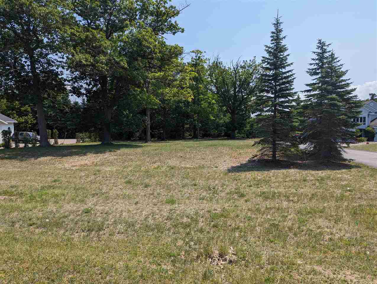 820 Petoskey Avenue Charlevoix MI 49720