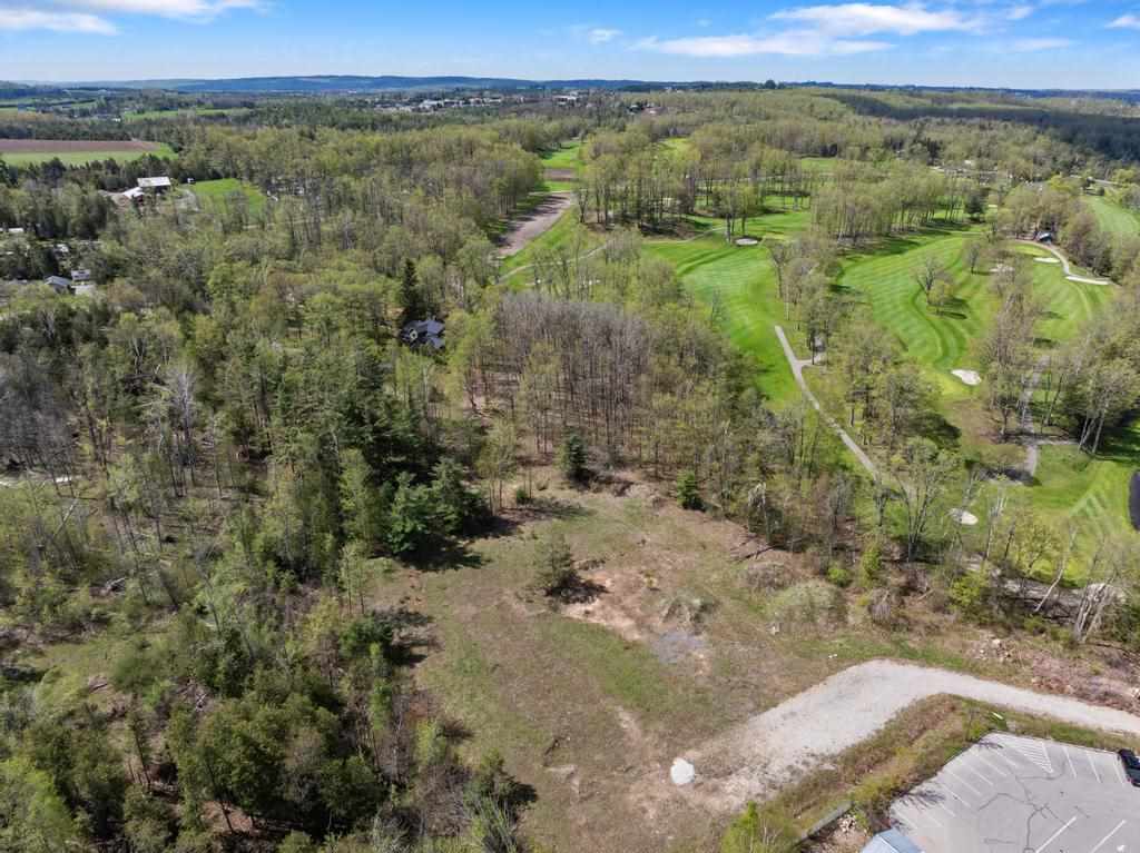1256 Pirates Way Petoskey MI 49770