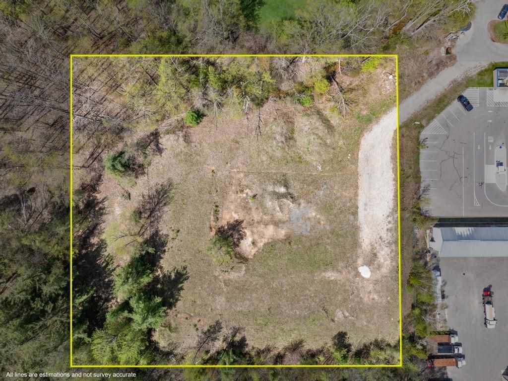 1256 Pirates Way Petoskey MI 49770