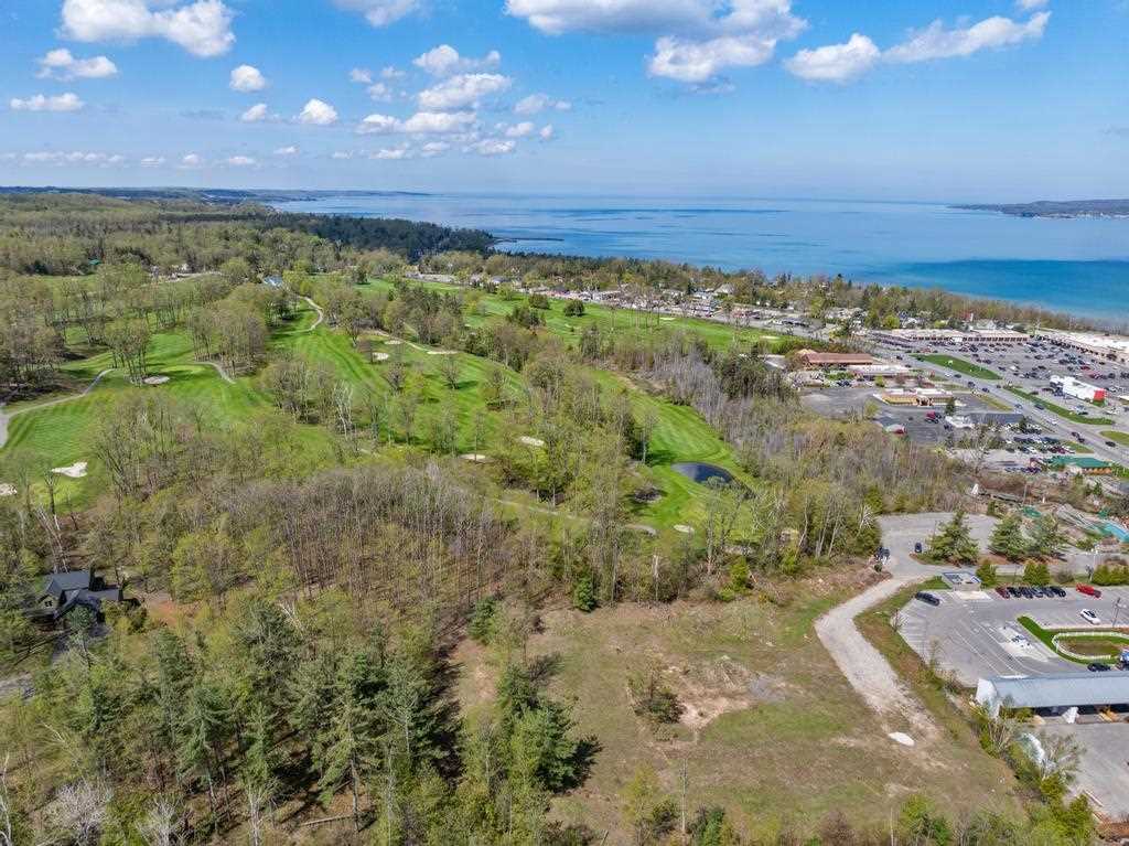 1256 Pirates Way Petoskey MI 49770