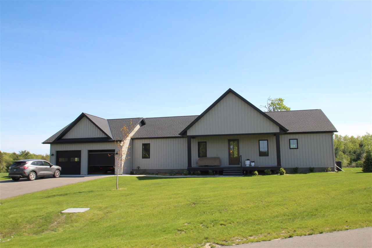 1926 Farm View Lane Petoskey MI 49770