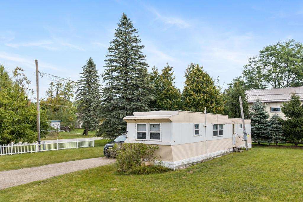4826 Warren Street Conway MI 49722