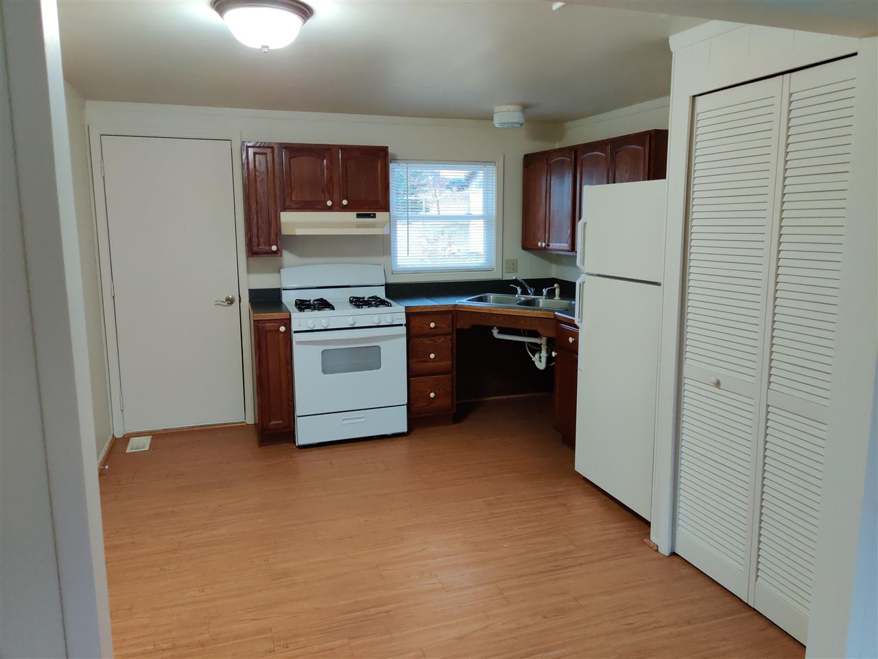 907 Erie Street East Jordan MI 49727
