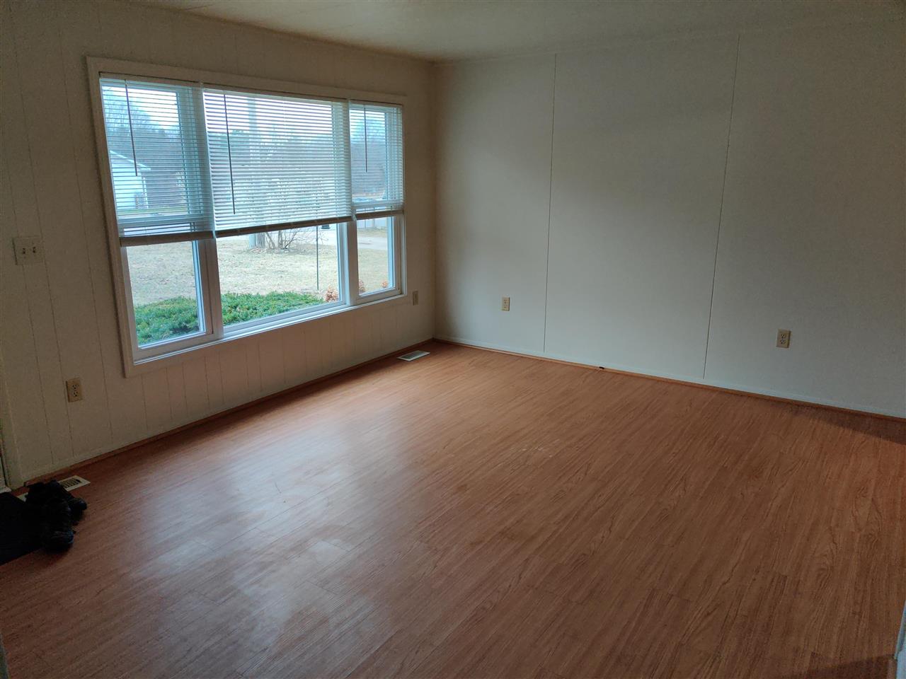 907 Erie Street East Jordan MI 49727
