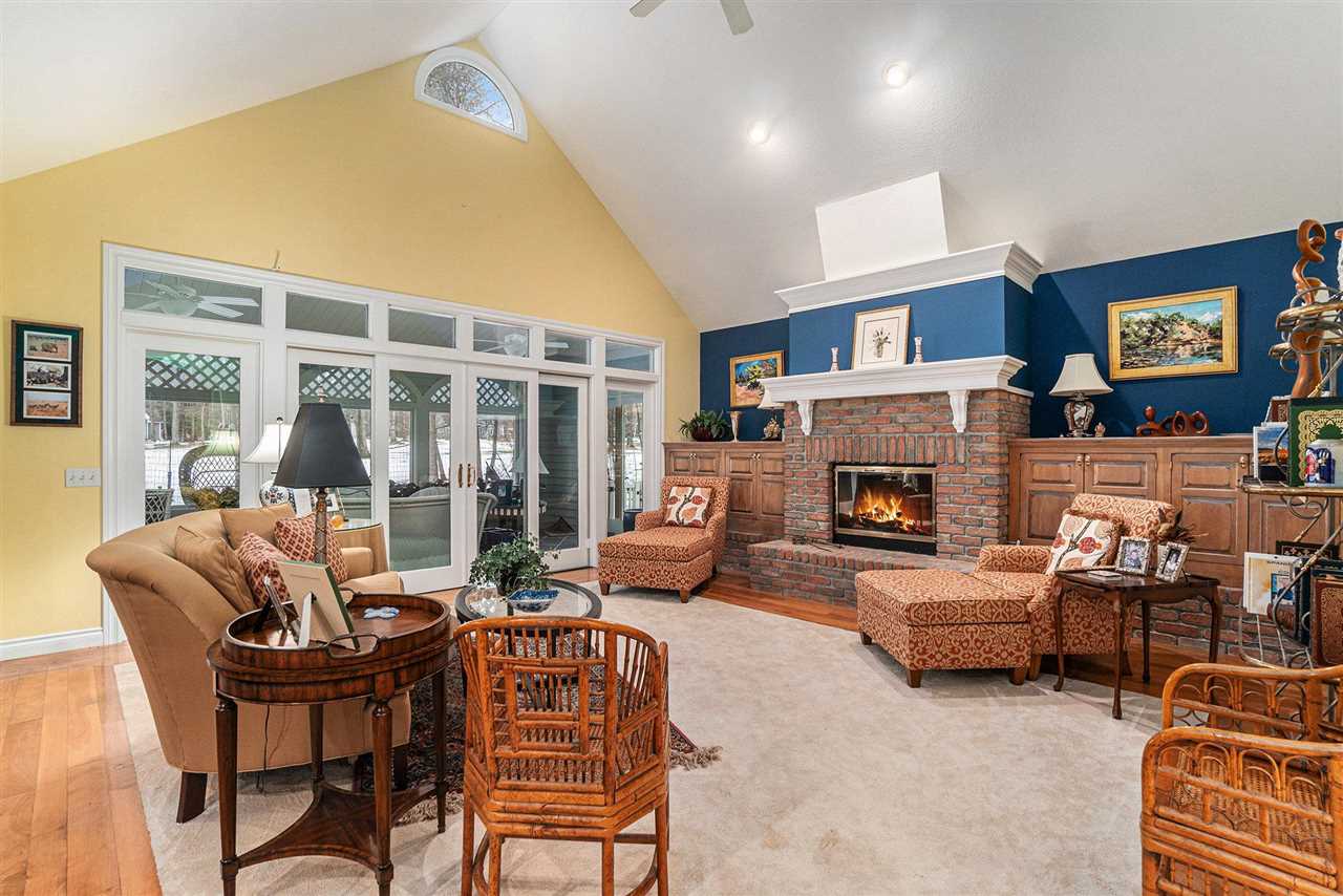 2226 Pinecrest Harbor Springs MI 49740