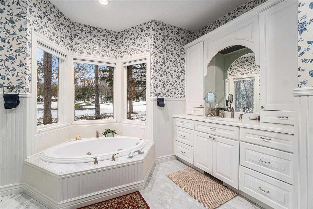 2226 Pinecrest Harbor Springs MI 49740