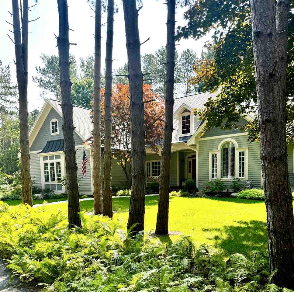 2226 Pinecrest Harbor Springs MI 49740