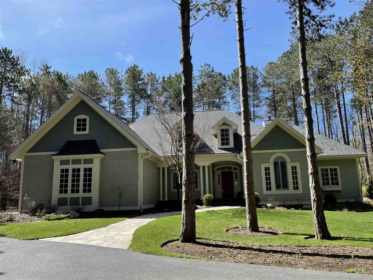 2226 Pinecrest Harbor Springs MI 49740