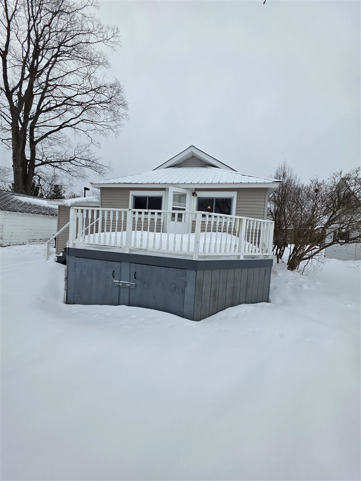 304 Ione Street Petoskey MI 49770