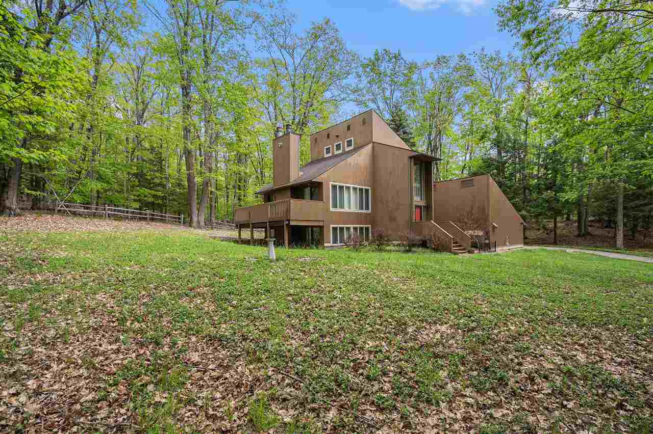 1509 Kingswood Harbor Springs MI 49740