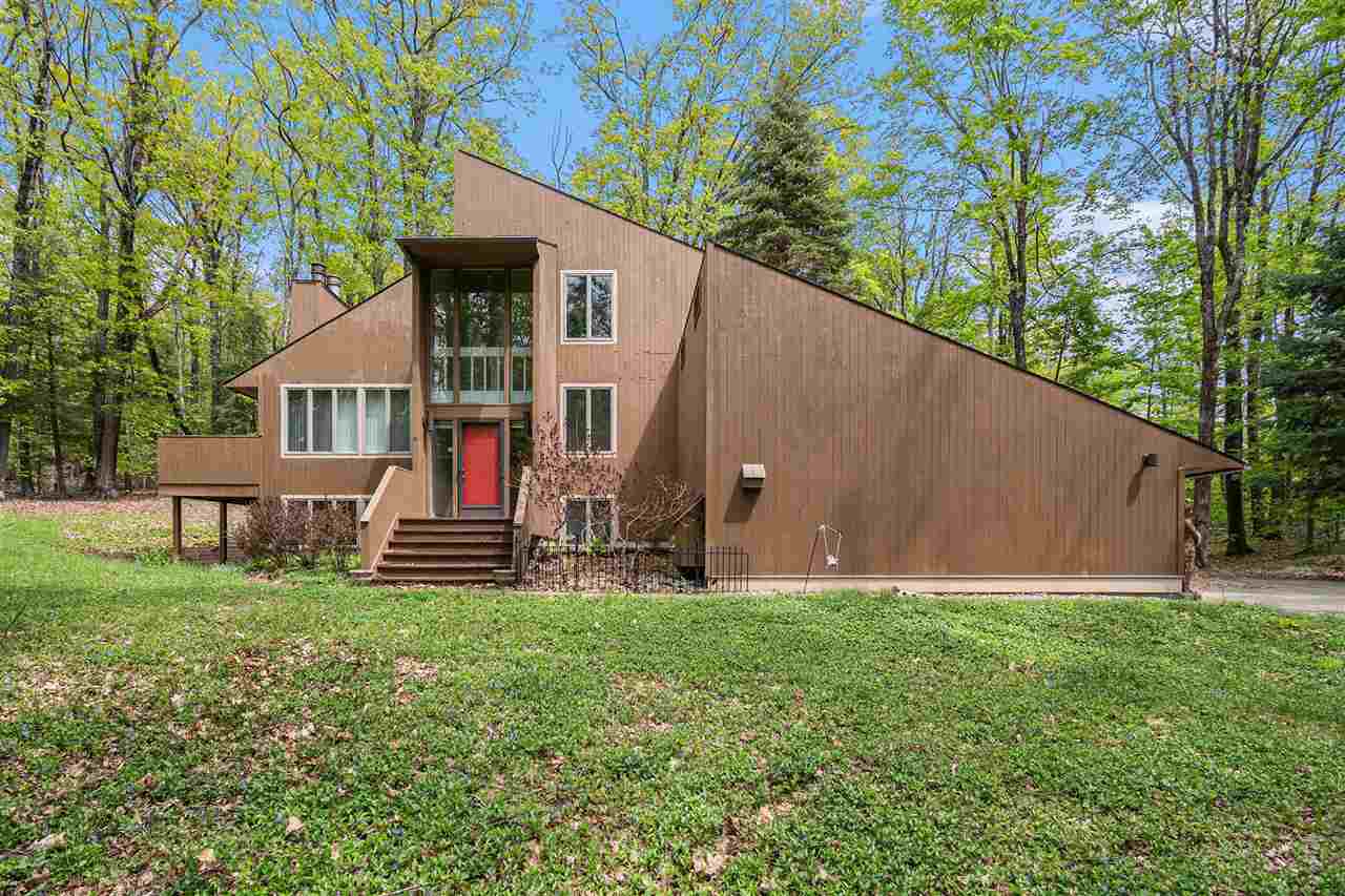 1509 Kingswood Harbor Springs MI 49740