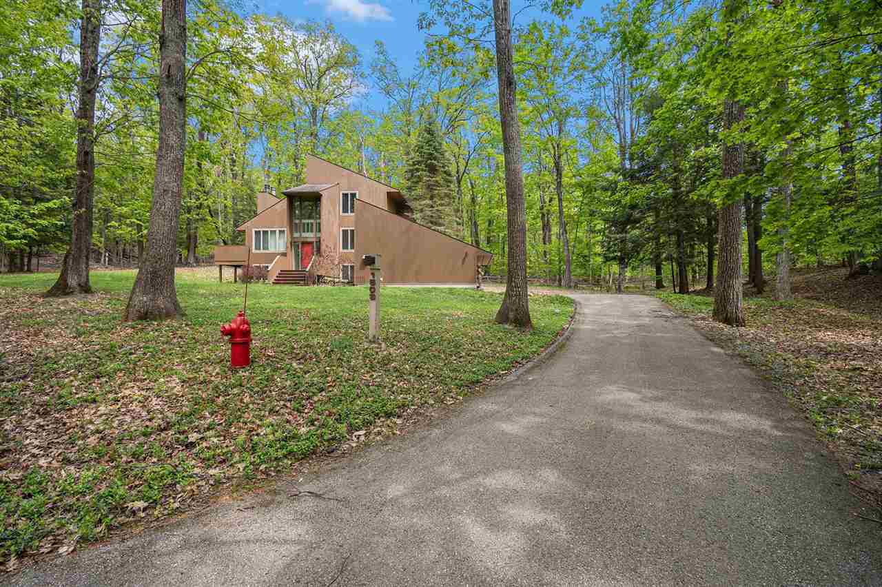 1509 Kingswood Harbor Springs MI 49740