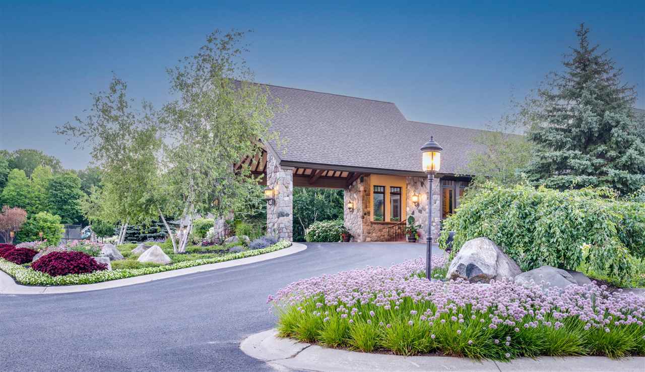 1509 Kingswood Harbor Springs MI 49740