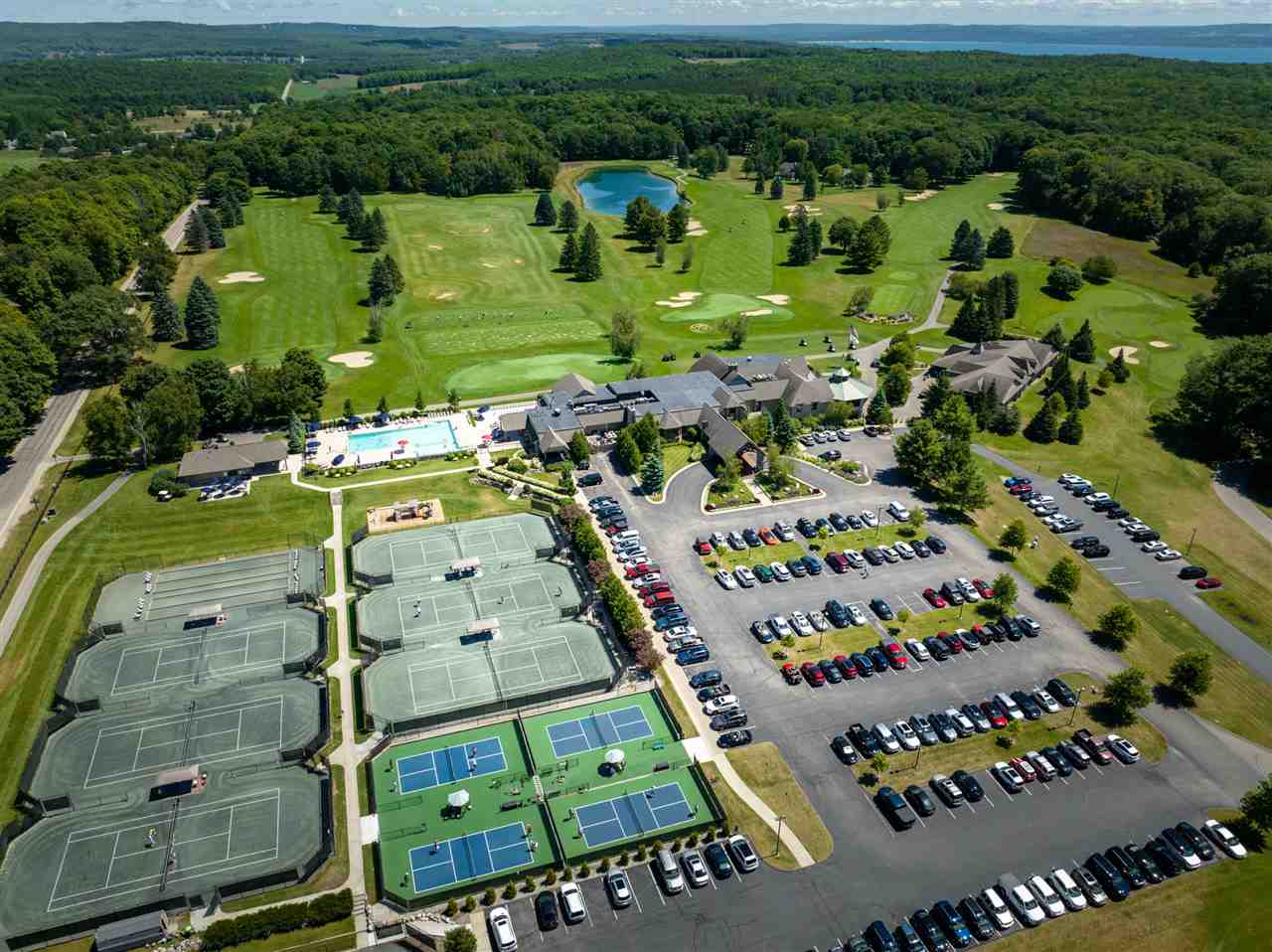 1509 Kingswood Harbor Springs MI 49740