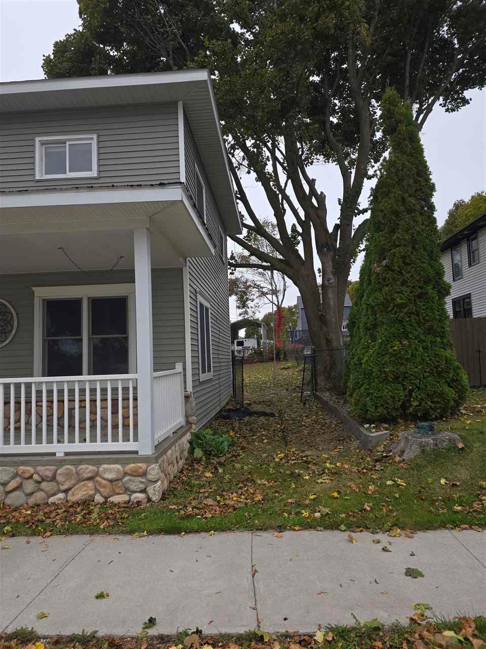 260 Mary Street St. Ignace MI 49781