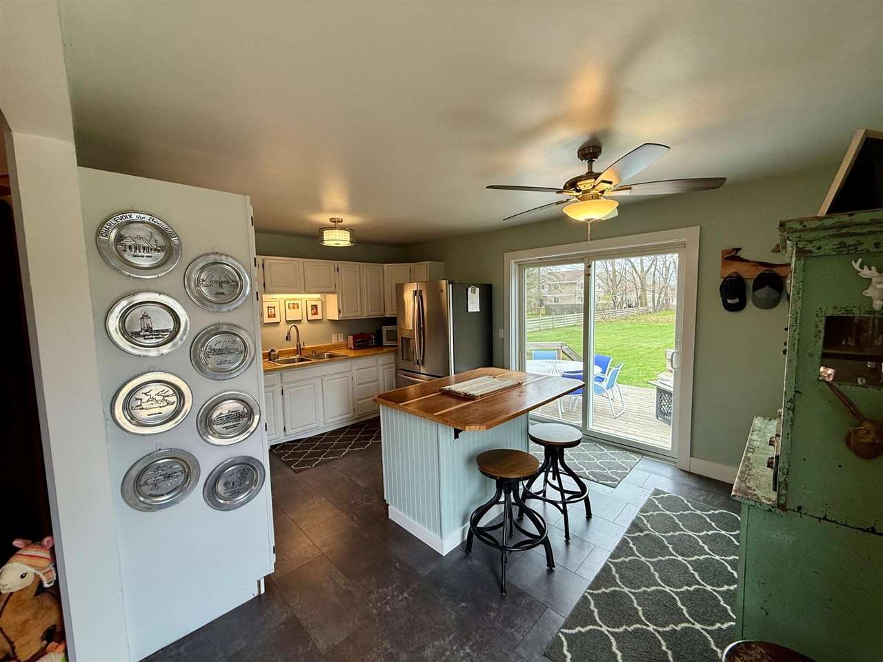 638 Division Charlevoix MI 49720