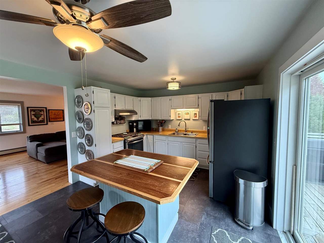 638 Division Charlevoix MI 49720