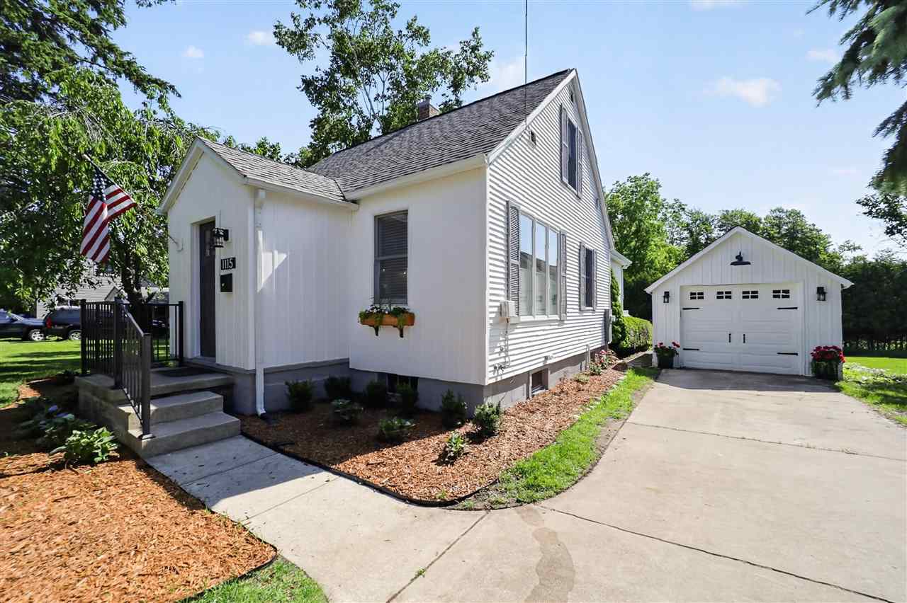 1115 Waukazoo Avenue Petoskey MI 49770