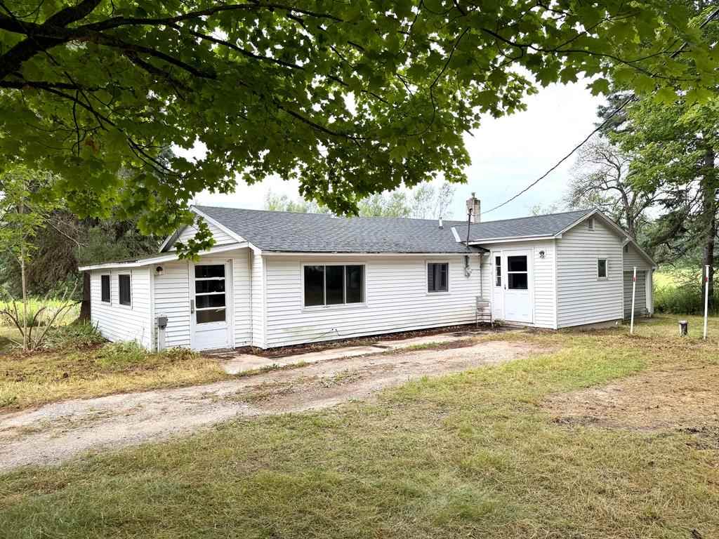 4563 Loeb Road Charlevoix MI 49720
