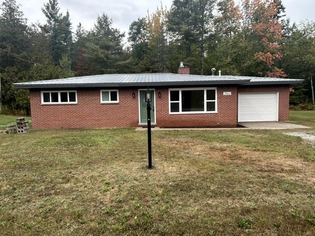 2562 Pinewood Circle Cheboygan MI 49721