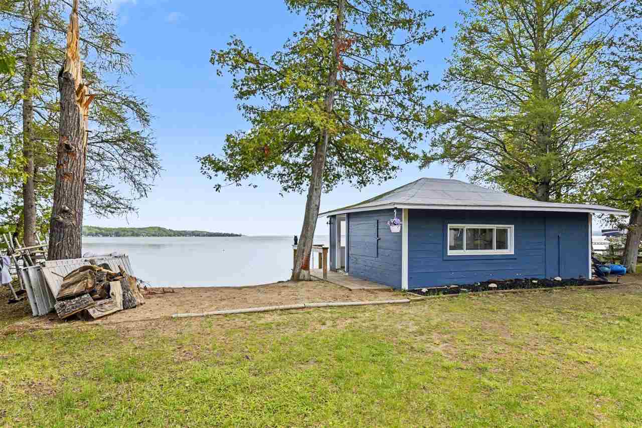 7280 NW Crystal Beach Road Rapid City MI 49676