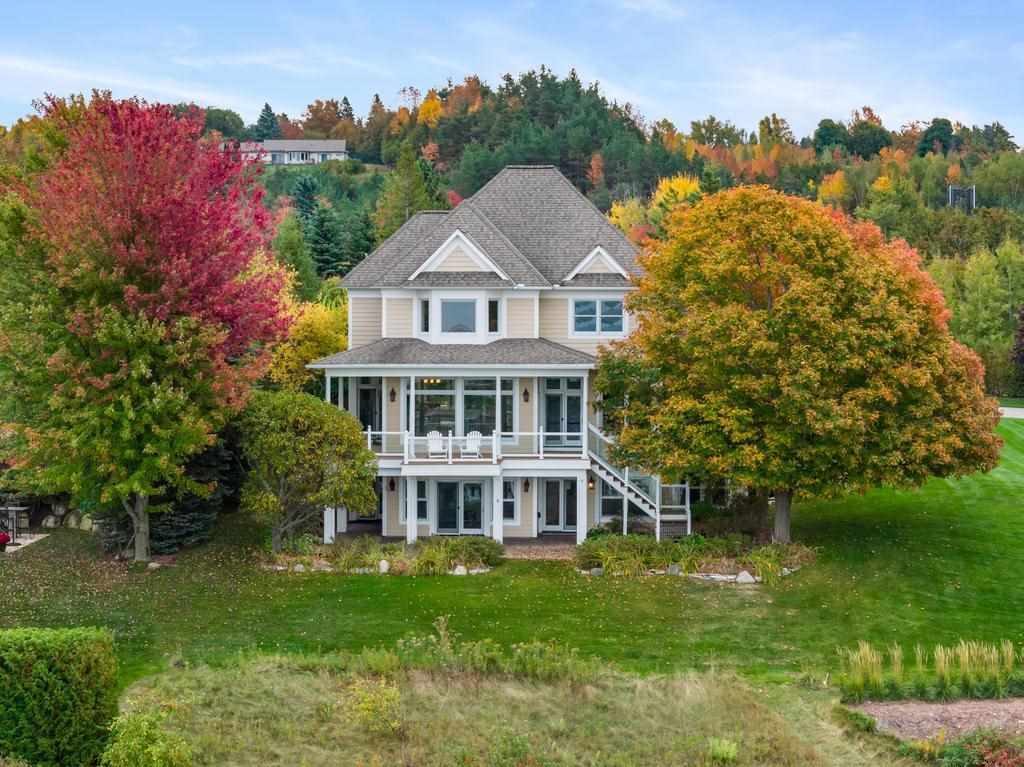 902 Bluffs Court Bay Harbor MI 49770