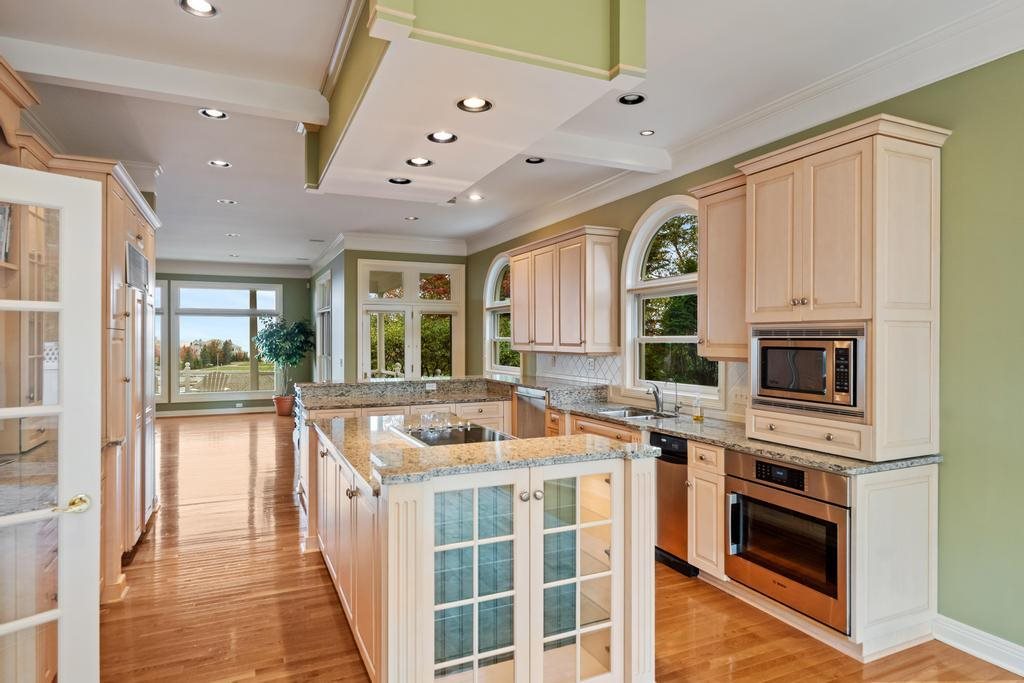 902 Bluffs Court Bay Harbor MI 49770