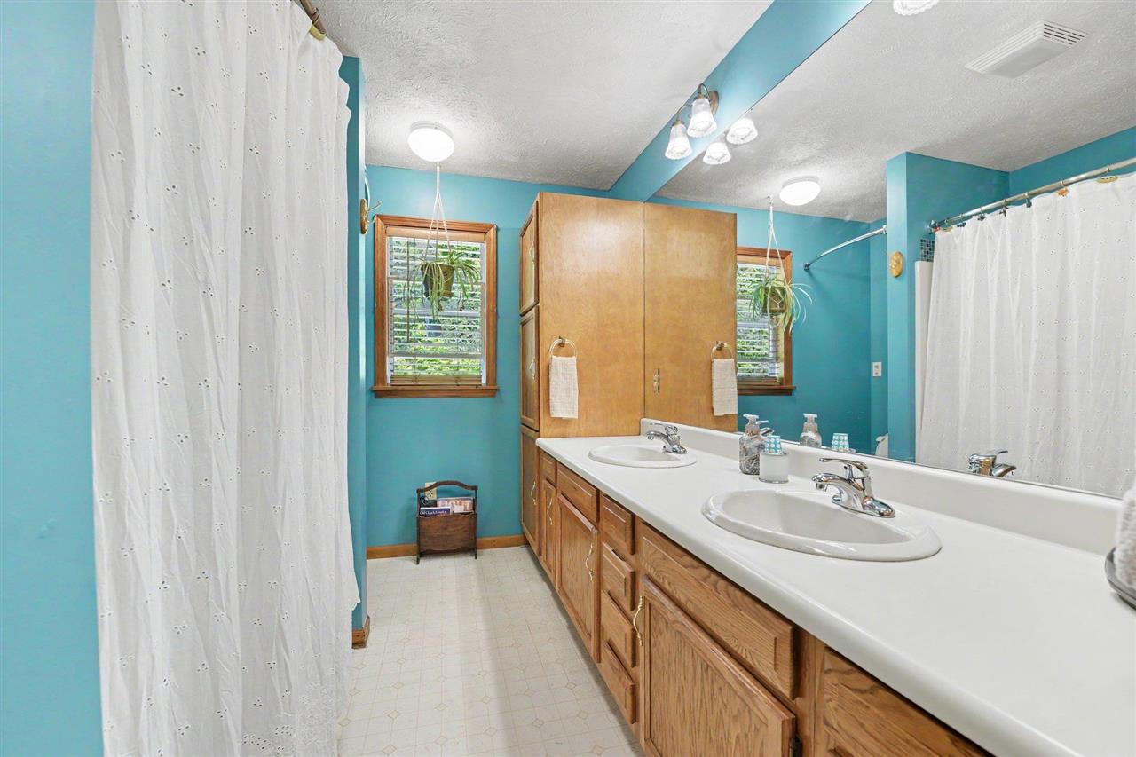 5218 Mitchell Road Central Lake MI 49622