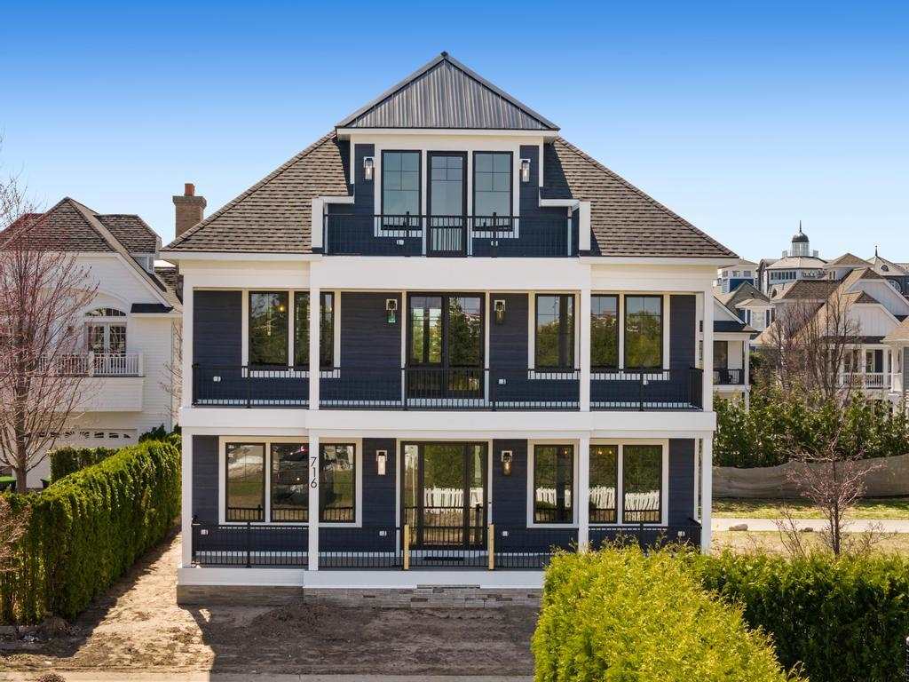716 E Beach Street Bay Harbor MI 49770