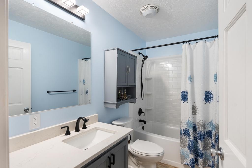 270 Highlands Pike Harbor Springs MI 49770