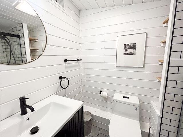 2601 N Lake Shore Drive Harbor Springs MI 49740