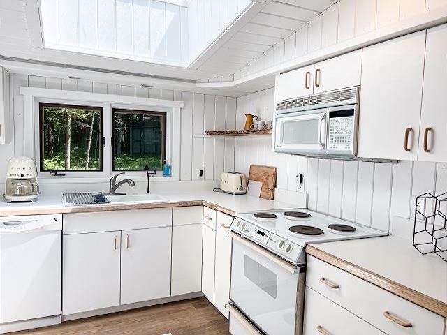 2601 N Lake Shore Drive Harbor Springs MI 49740