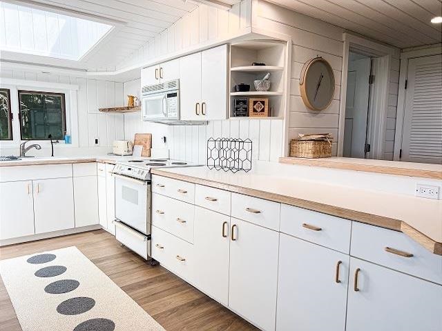 2601 N Lake Shore Drive Harbor Springs MI 49740