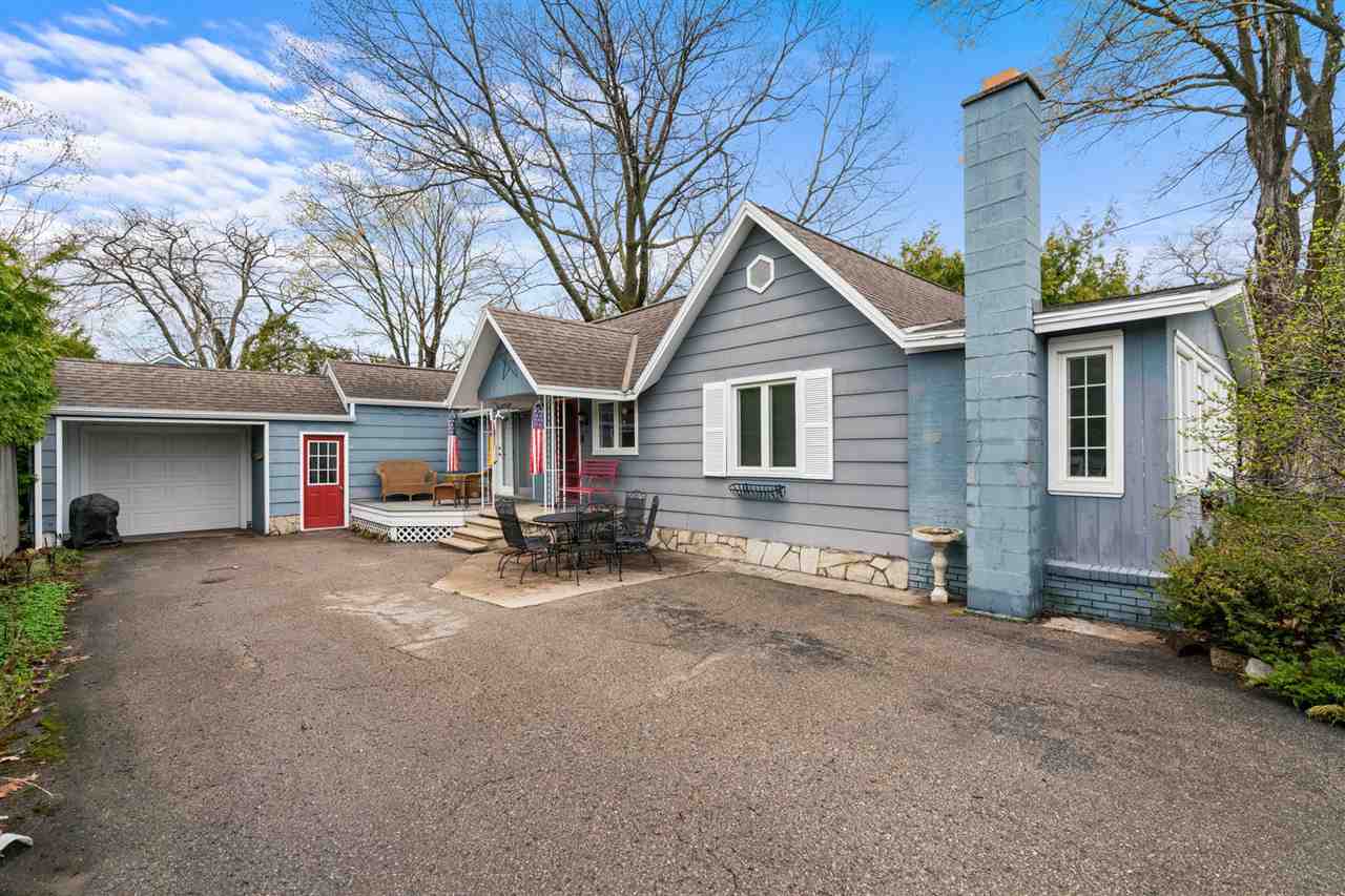535 Hoyt Street Harbor Springs MI 49770
