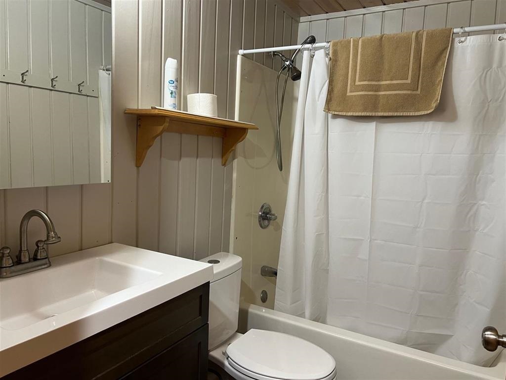 32544 S Bobby Drive Drummond Island MI 49726