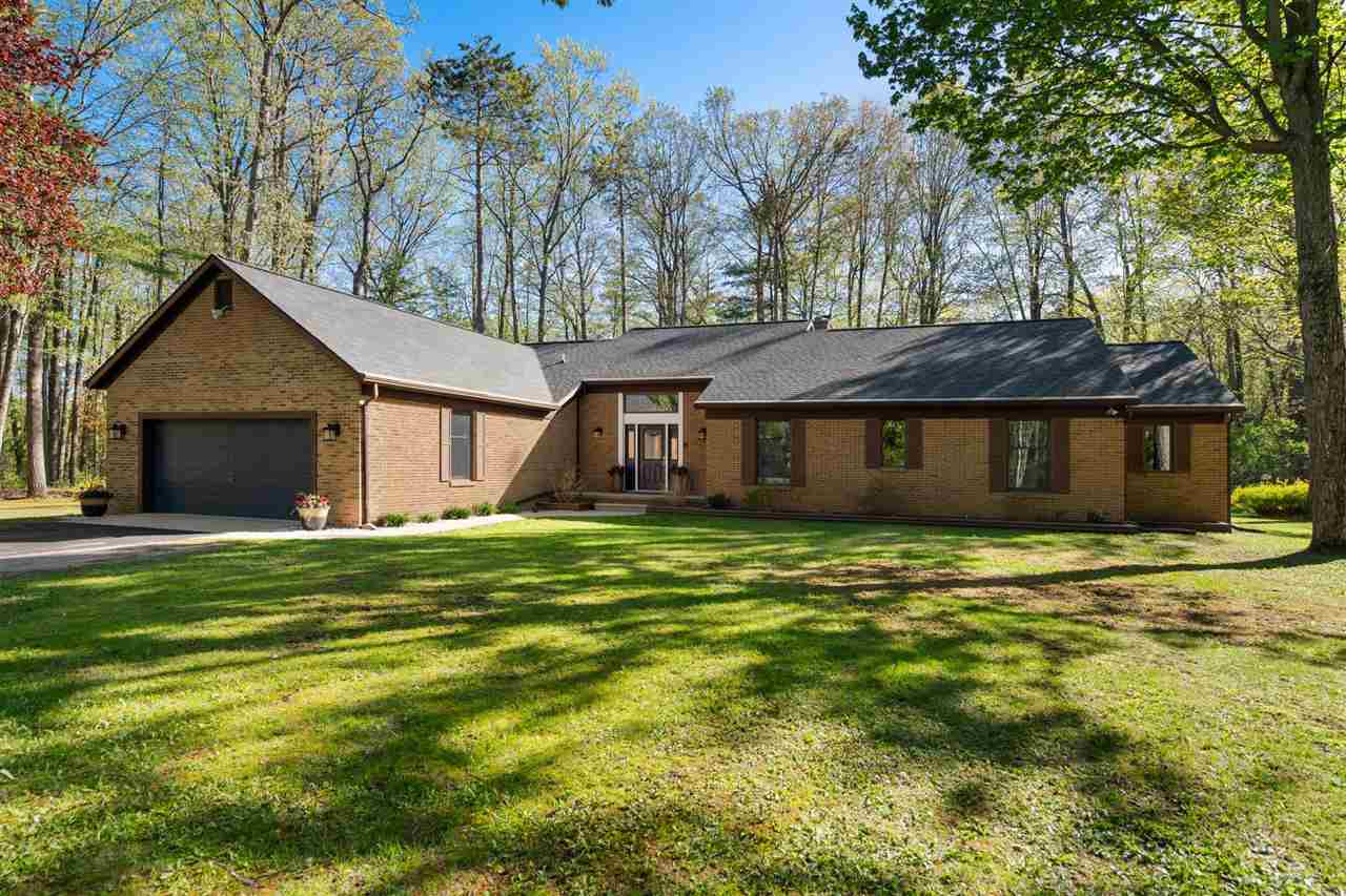 6211 Link Boulevard Indian River MI 49749