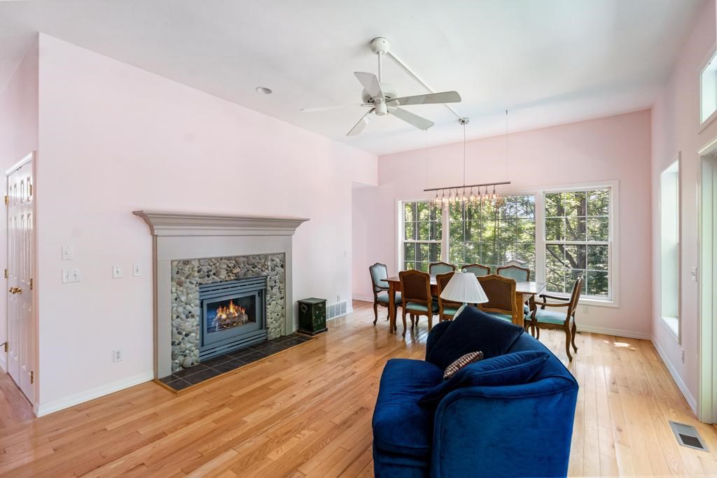 1035 Autumn Lane Petoskey MI 49740