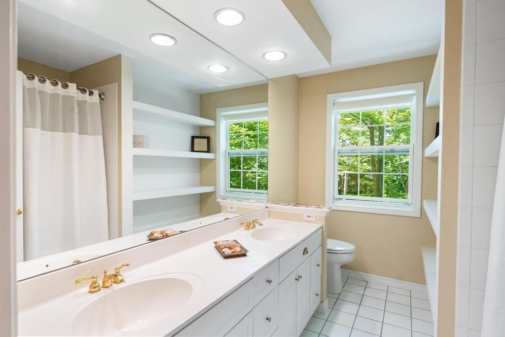 1035 Autumn Lane Petoskey MI 49740