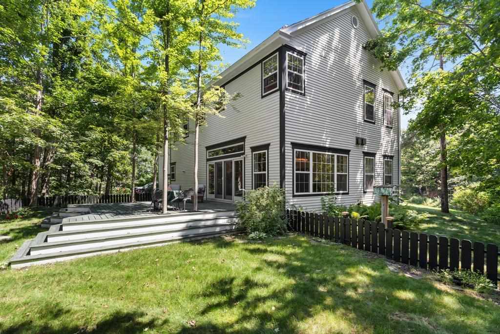 1035 Autumn Lane Petoskey MI 49740