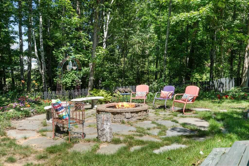 1035 Autumn Lane Petoskey MI 49740