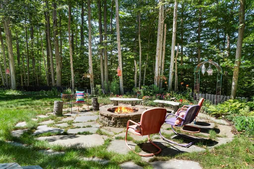 1035 Autumn Lane Petoskey MI 49740