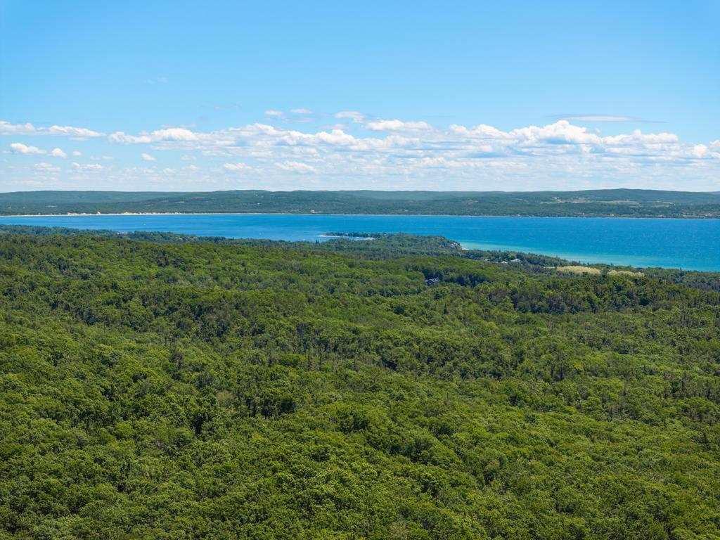 1595 Broken Bow Harbor Springs MI 49740