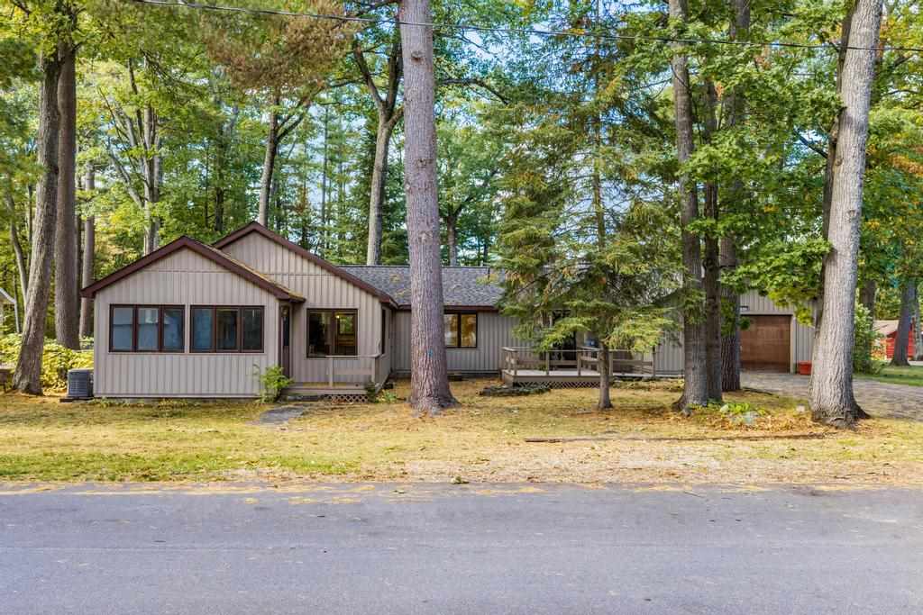 3602 Poplar Street Indian River MI 49749