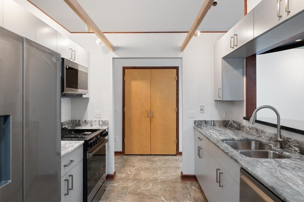 8063 S Lake Shore Drive Harbor Springs MI 49740