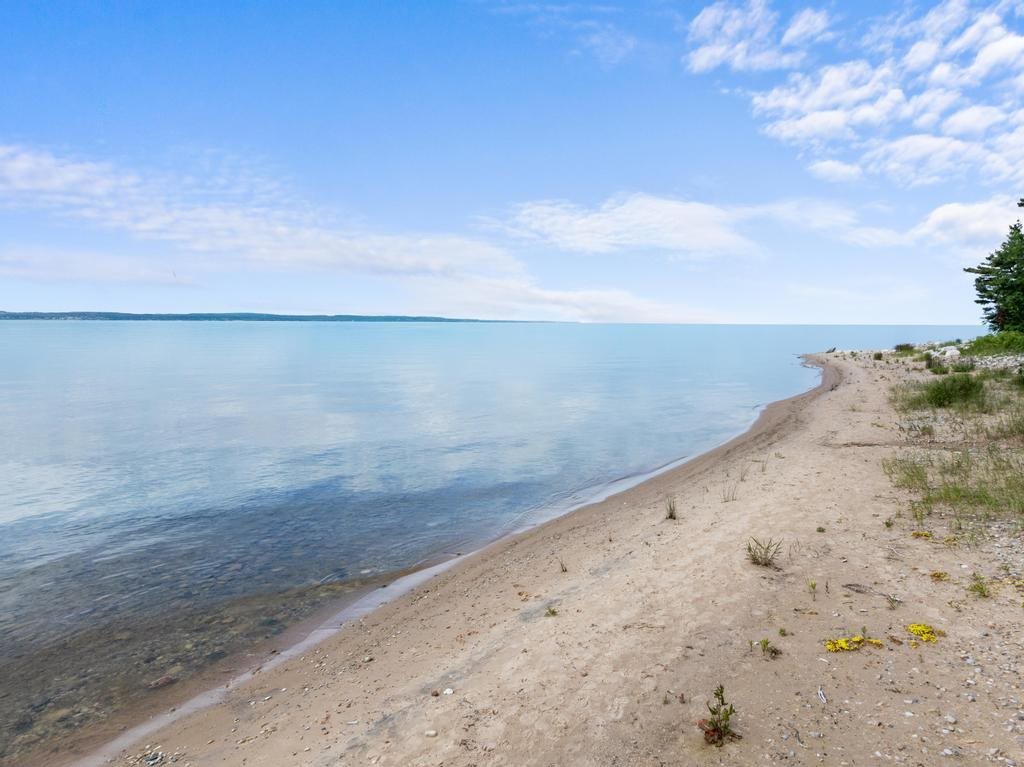 8063 S Lake Shore Drive Harbor Springs MI 49740