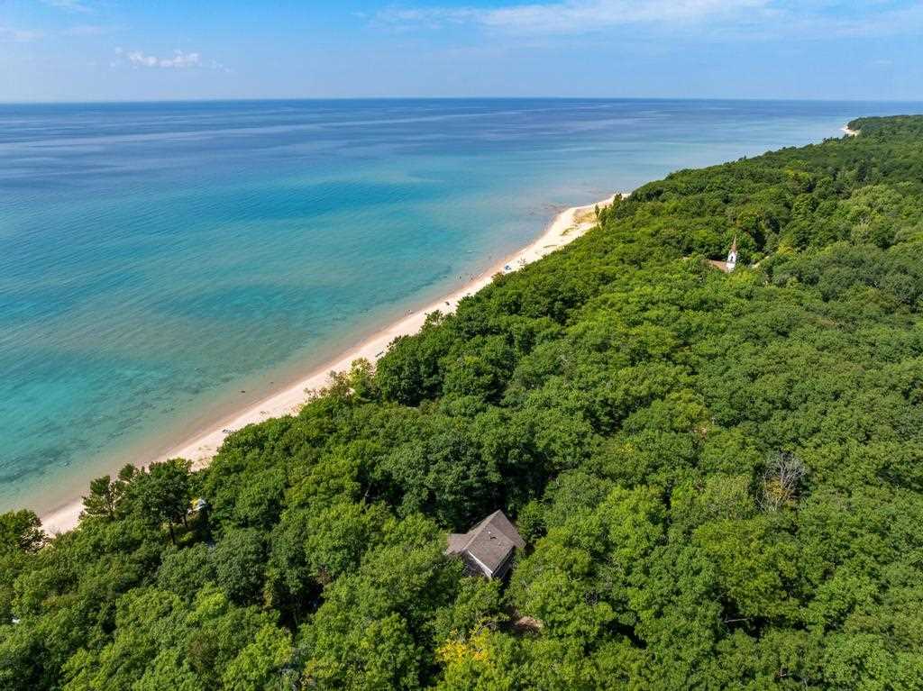 76 S Lamkin Road Harbor Springs MI 49740