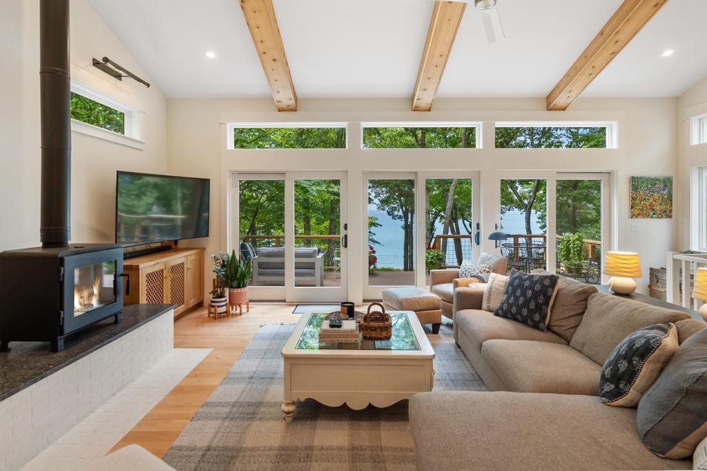 76 S Lamkin Road Harbor Springs MI 49740