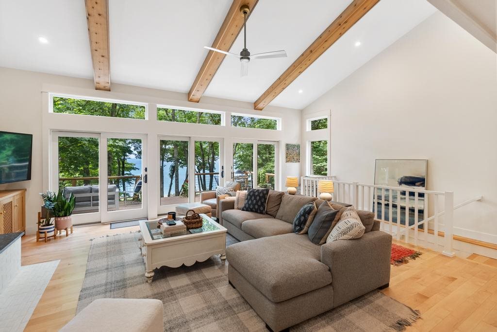 76 S Lamkin Road Harbor Springs MI 49740
